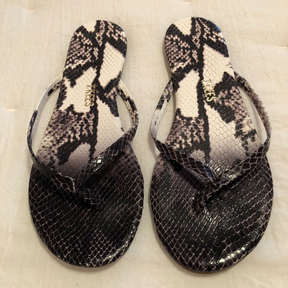 tkees snakeskin